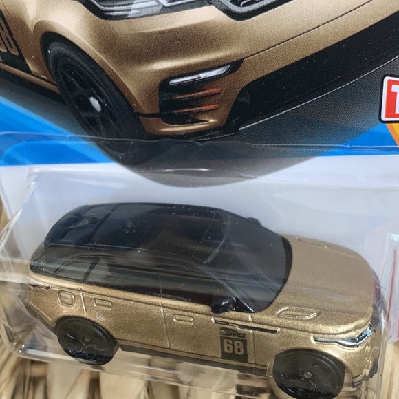 Range Rover SUV  Truck Then & Now Hot Wheels Car Mattel HotWheels New - Picture 6 of 7